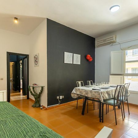 Conde Center Premium Suites, Free Parking 塞维利亚 外观 照片