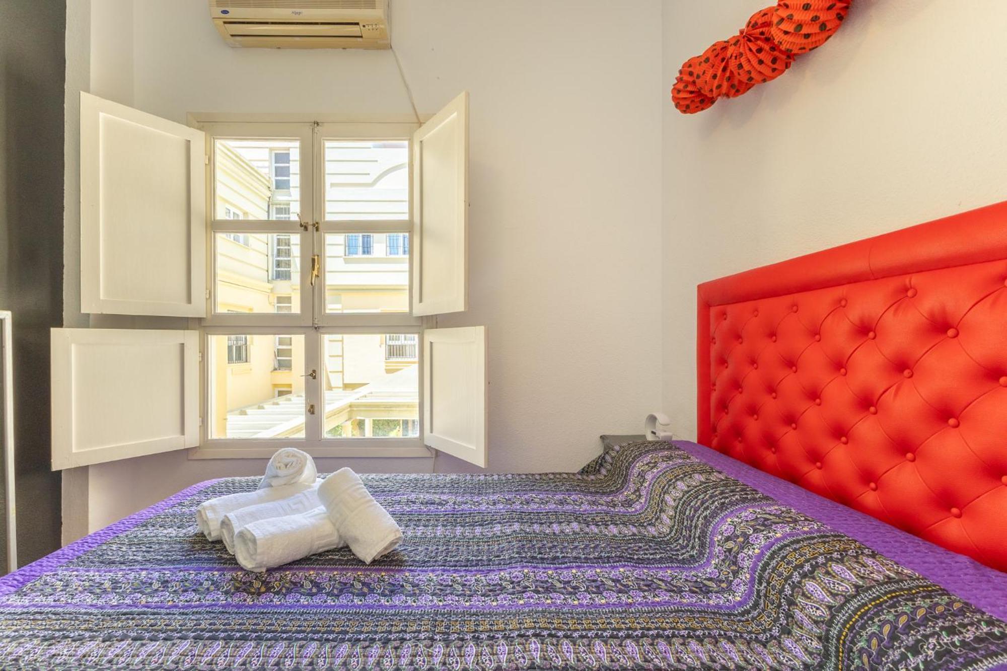 Conde Center Premium Suites, Free Parking 塞维利亚 外观 照片